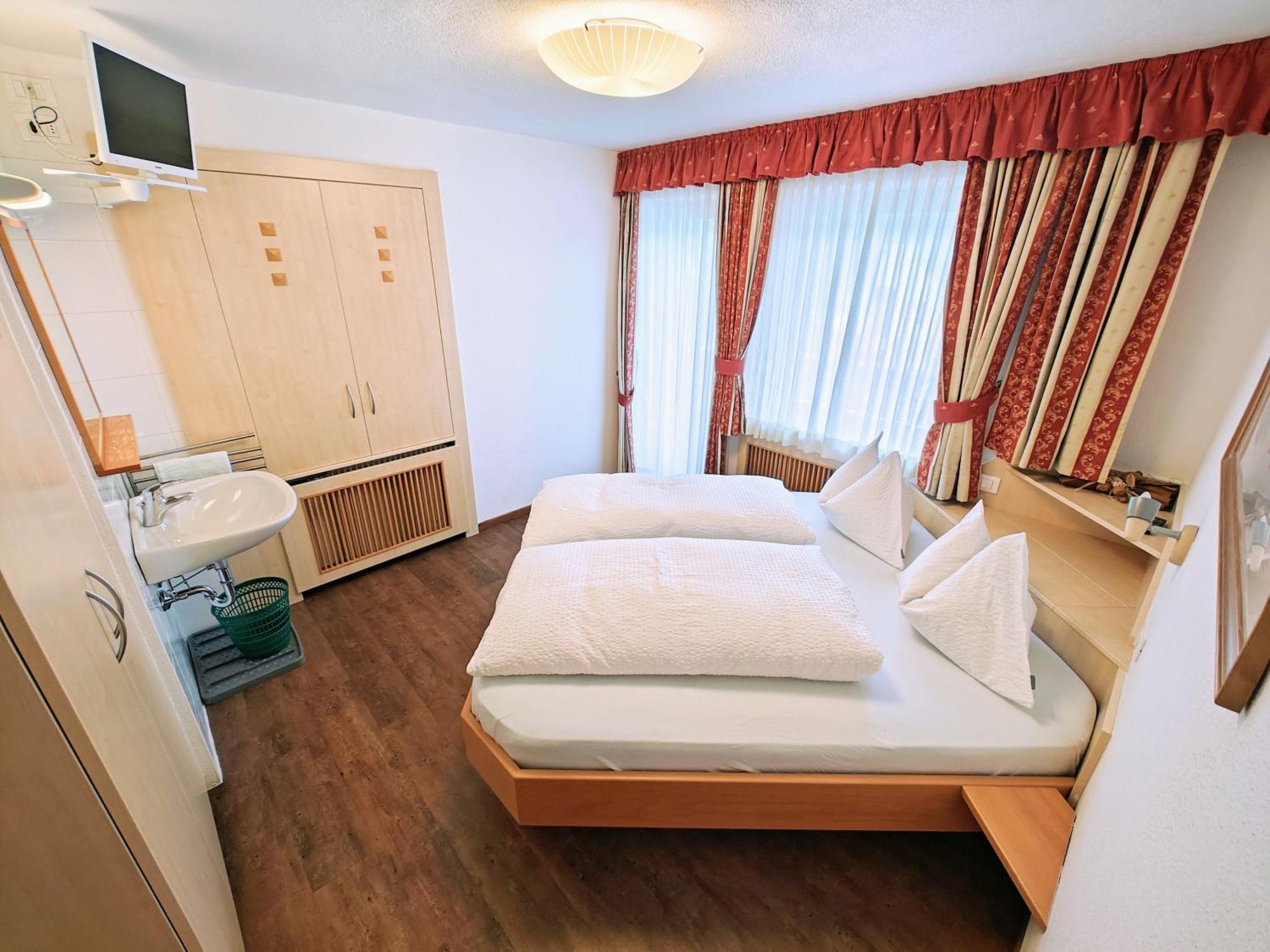 Apartments Brunella La Villa  Exterior photo